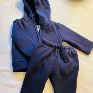 Baby Gap sweatsuit and onesie set